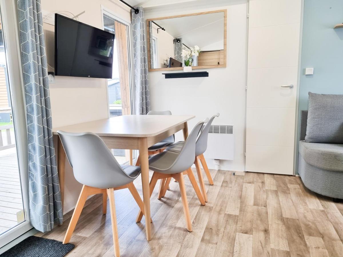 Prachtig Chalet Ok50 D12 Op Familiecamping Oostkapelle Kültér fotó